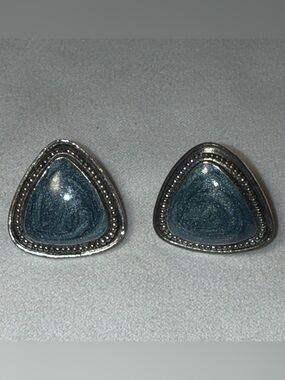 Vintage Edgar Berebi Signed
Enamel Button Earrings Silver Tone
Triangular Blue